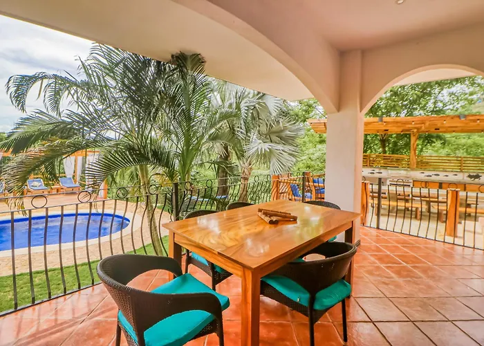 Walk To Ocean! Flamingo W/ Pool Access Playa Flamingo